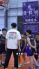 被小屁孩们提问能否扣篮 1米79的徐杰尝试上演残暴单臂勉扣