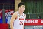 这场是真铁！张皓嘉半场7中1&三分3中0仅拿4分 正负值-10