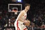 22岁180天！申京生涯助攻达1000次 NBA历史最年轻中锋！