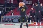 👀啊这... 库里战火箭赛前中场Logo三分三连中