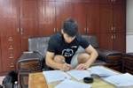 广东男篮小将陈家政晒签约照：归零  重启 向上 感恩一切