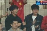 铜梁龙早早2-0领先！停赛2场的李镇全在看台观战，心情大好