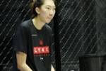 加油！韩旭晒训练小记：对抗后连续上演梦幻脚步+勾手